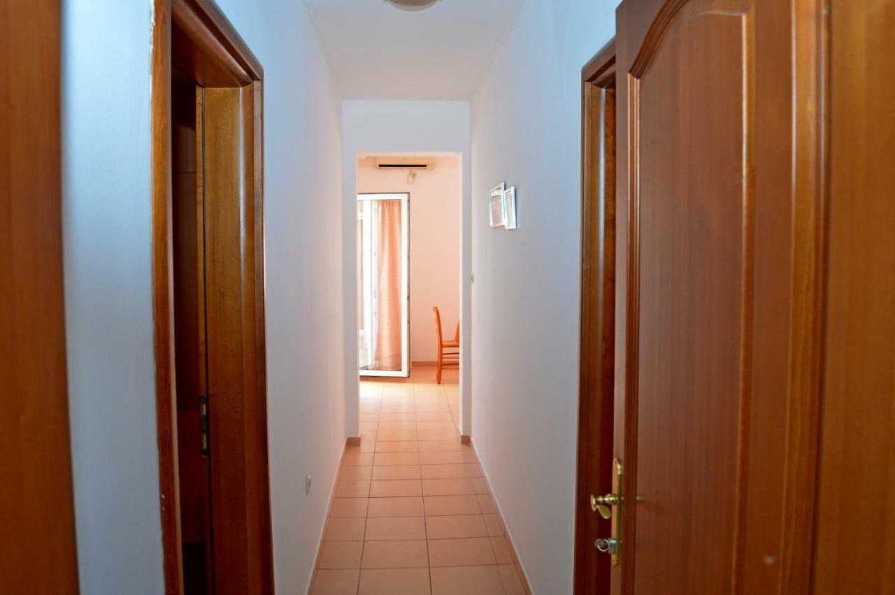 Apartments Macak Novalja Exterior foto