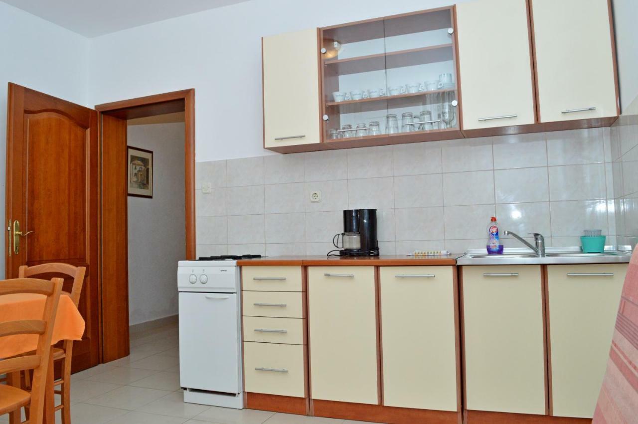 Apartments Macak Novalja Exterior foto
